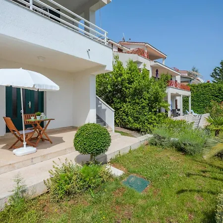 Luciana With Garden And Sea View Apartman Rabac