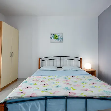 Luciana With Garden And Sea View Apartman Rabac