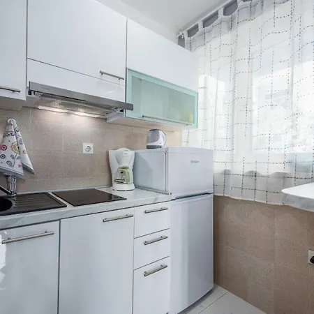 Luciana With Garden And Sea View Apartman Rabac